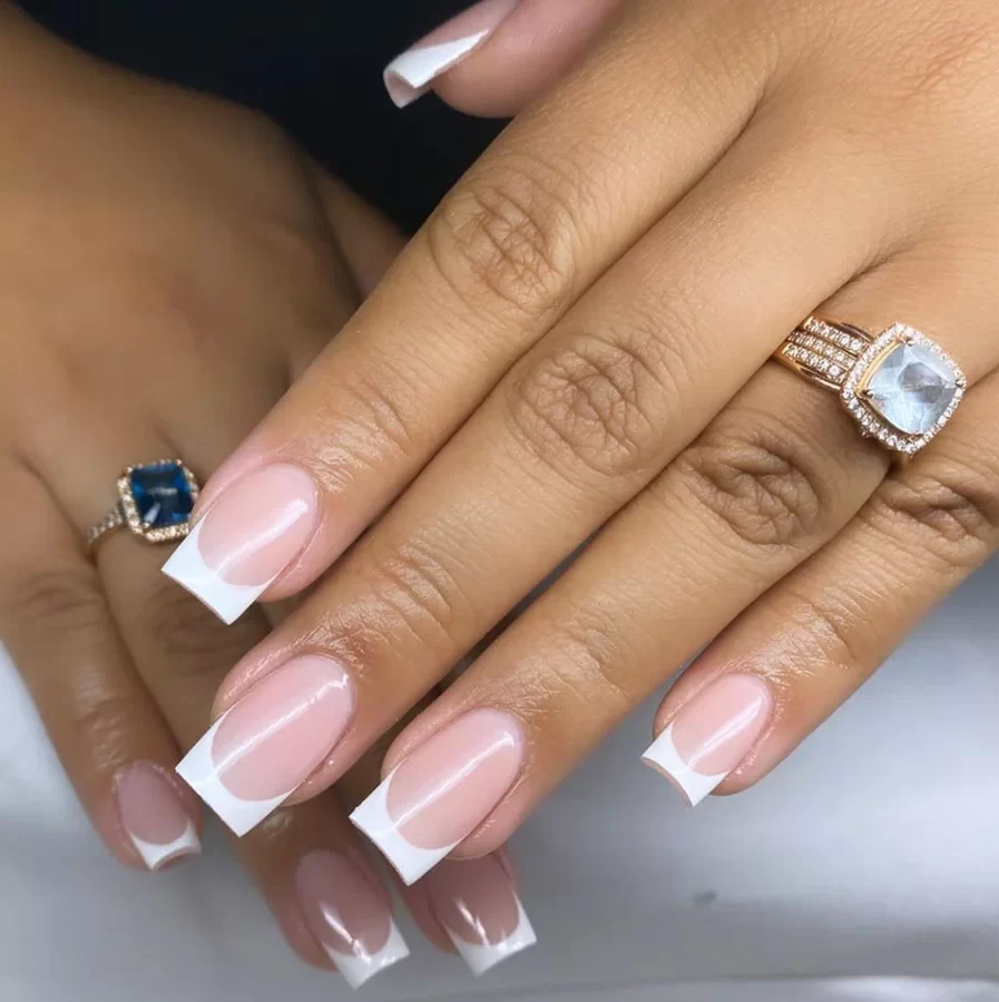 Different_Types_of_French_Nails_Design_1024x1024 e1720522471914